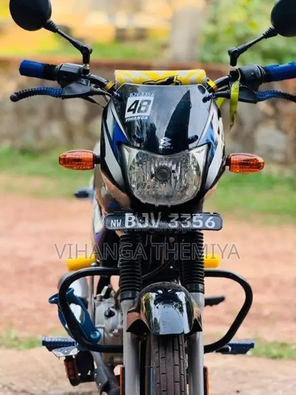 Bajaj CT100 2025