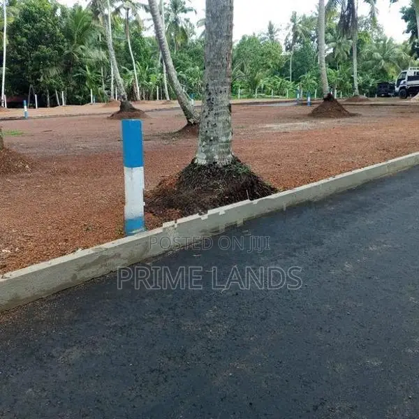 Land in Mirigama kubal oluwa