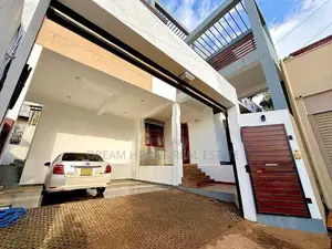 Modern 5 Bedroom House for Sale – Baddagana, Kotte