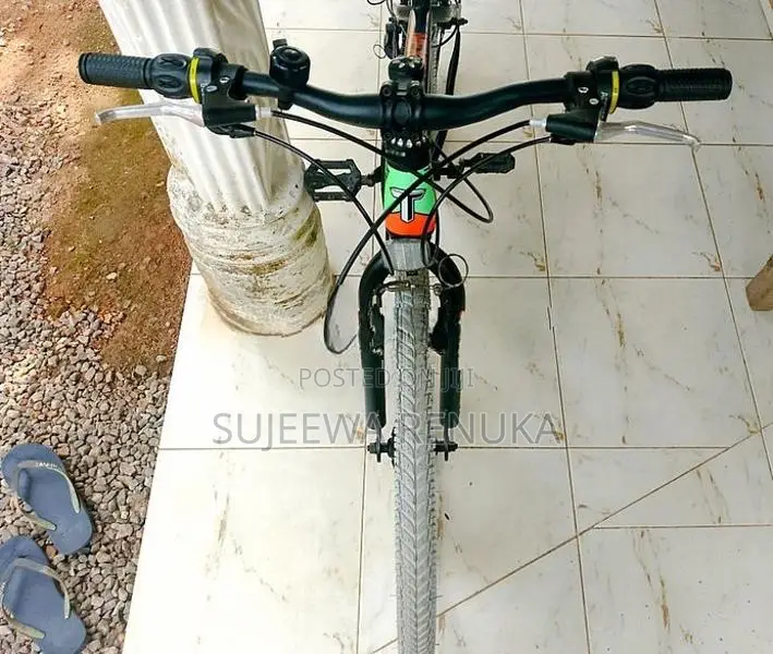 Tomahawk Riding Bicycle