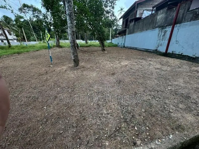 Prime Residential Land for Sale Near Kandy Main Road Kirillawala