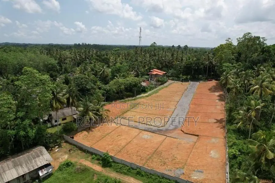 NSBM හරිත සරසවිය පේන මානයේ සුන්දර පරිසරයකින් වට වූ ඉඩම