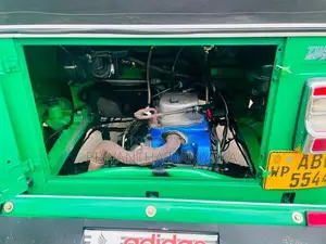 Bajaj RE 2019