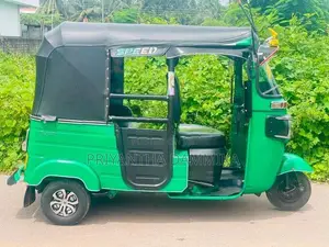 Bajaj RE 2019