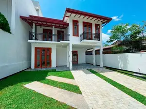 සුඛෝපභෝගී නවීන දෙමහල් නිවස විකිණීමට Kottawa Mattegoda