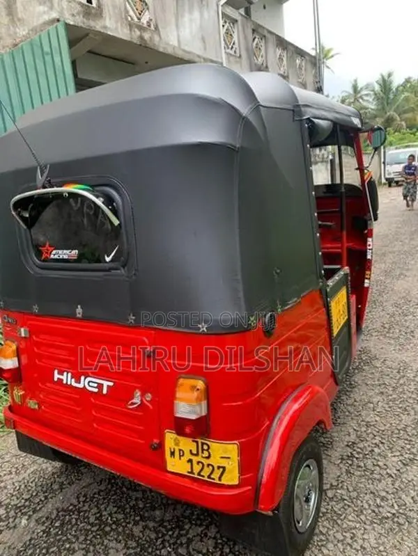 Bajaj RE 2004