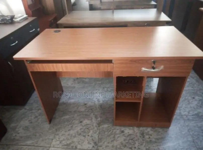Computer Table (Q-3)