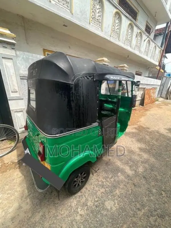 Bajaj RE 2004