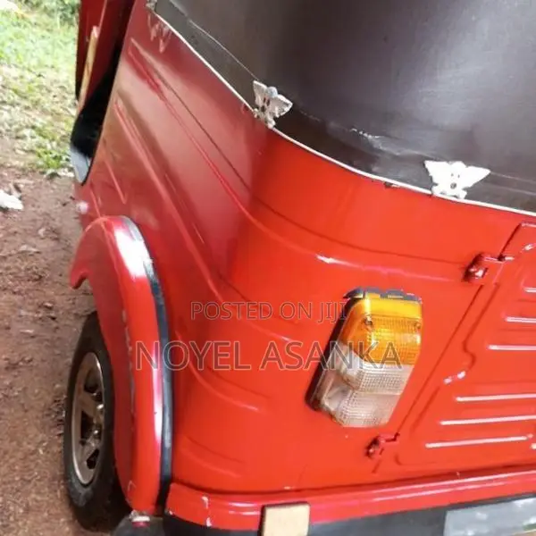 Bajaj RE 2003