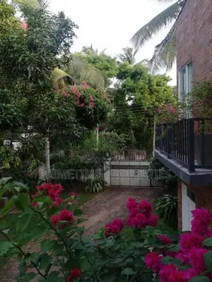 (BR178) Modern Two Storey House Upstair Unit for Rent in Katunayake