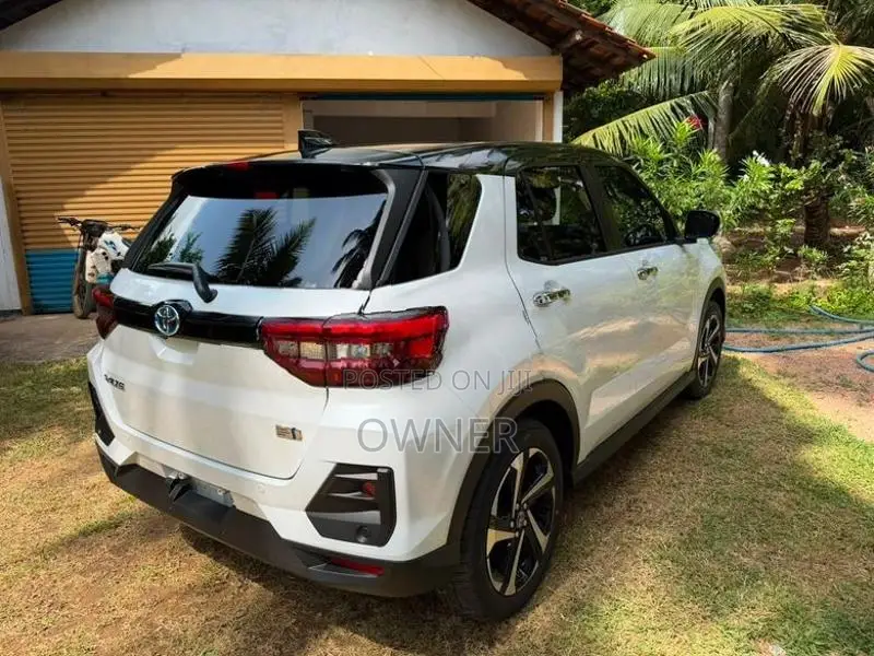 Toyota Raize Z Hybrid BSM 2026