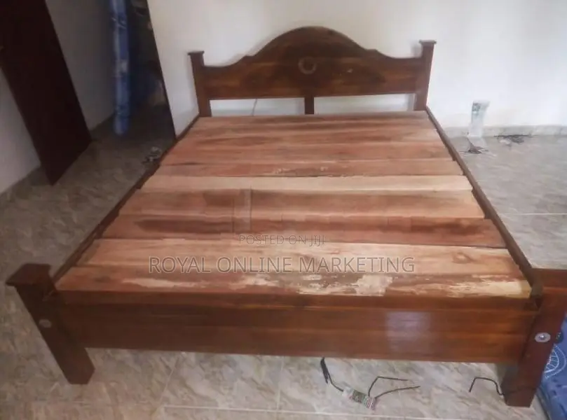 Teak Queen Size Bed (B-4)