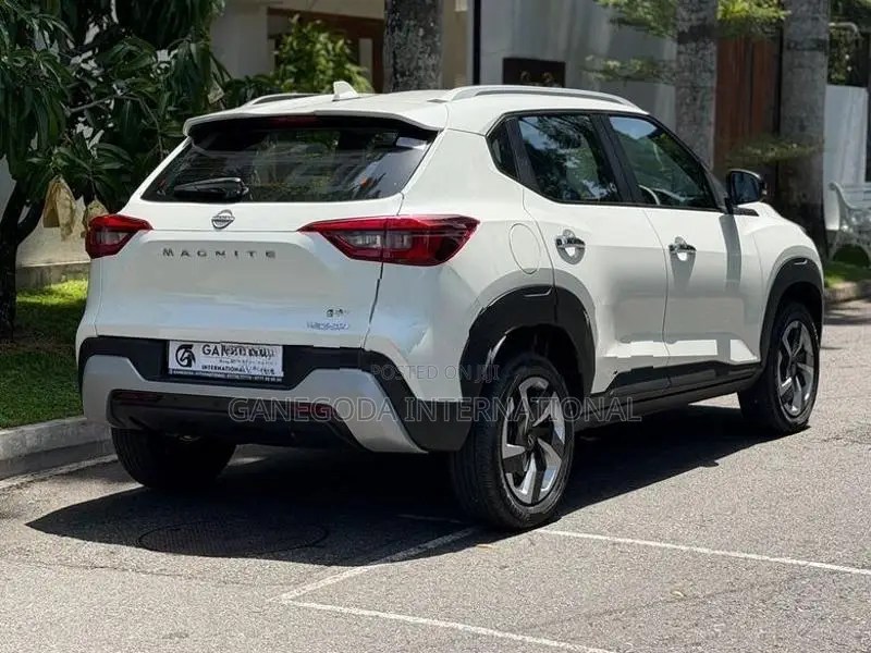 Nissan Magnite ACENTA EZ-Shift 2026