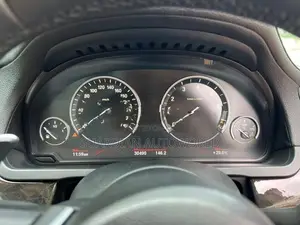 BMW 740Li 2012
