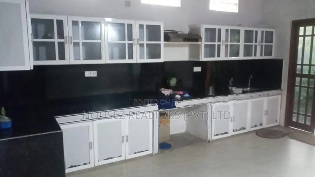 Spacious 5-Bedroom House for Sale on 15.6 Perches – Great Value