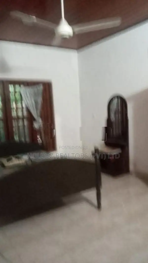Spacious 5-Bedroom House for Sale on 15.6 Perches – Great Value