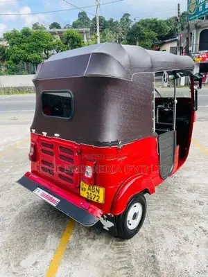 Bajaj RE Three Wheeler 2017