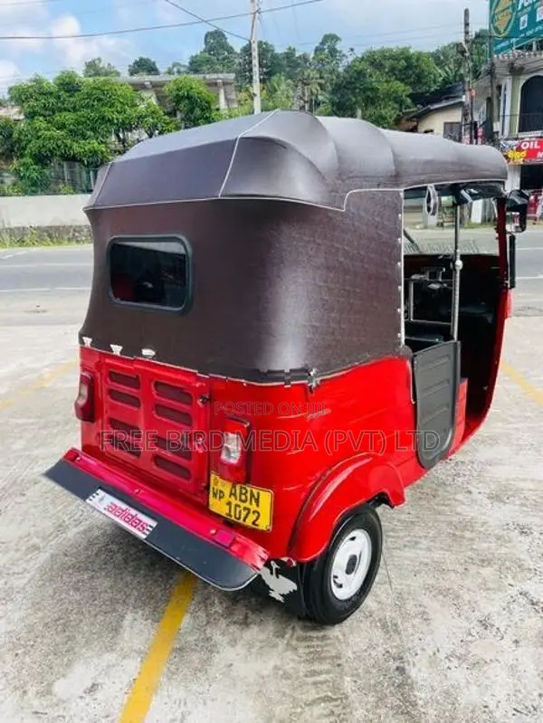 Bajaj RE Three Wheeler 2017