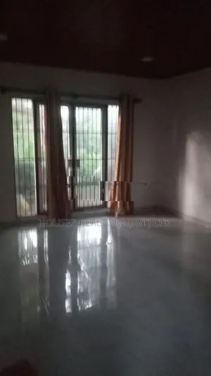 Spacious 5-Bedroom House for Sale on 15.6 Perches – Great Value