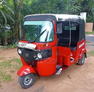 Bajaj RE 2015