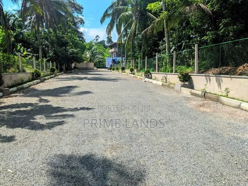 Land for Sale Gangarama Para Boralesgamuwa