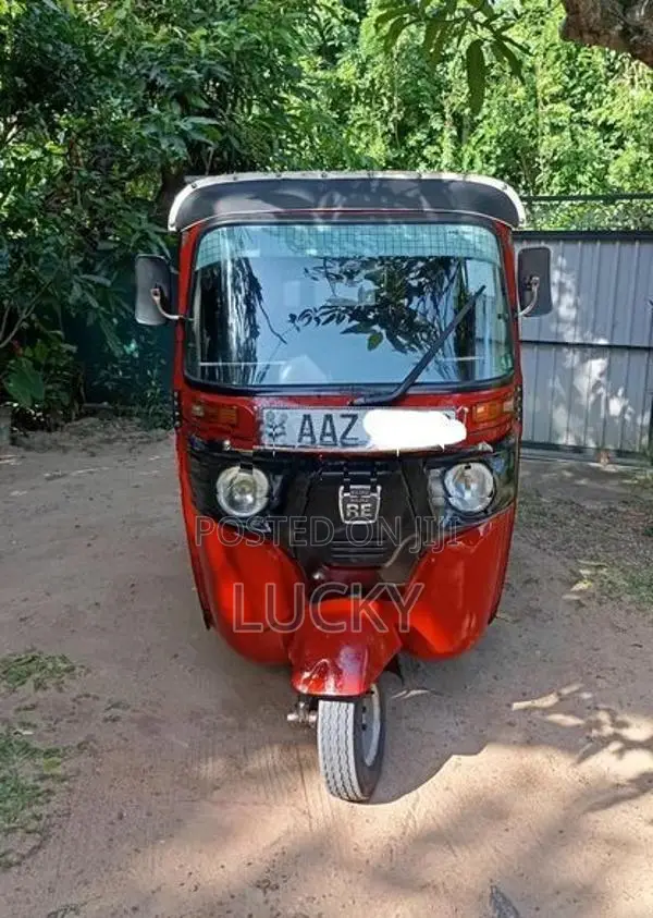 Bajaj RE 2015