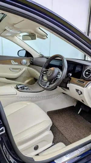 Mercedes Benz E200 AMG 2019