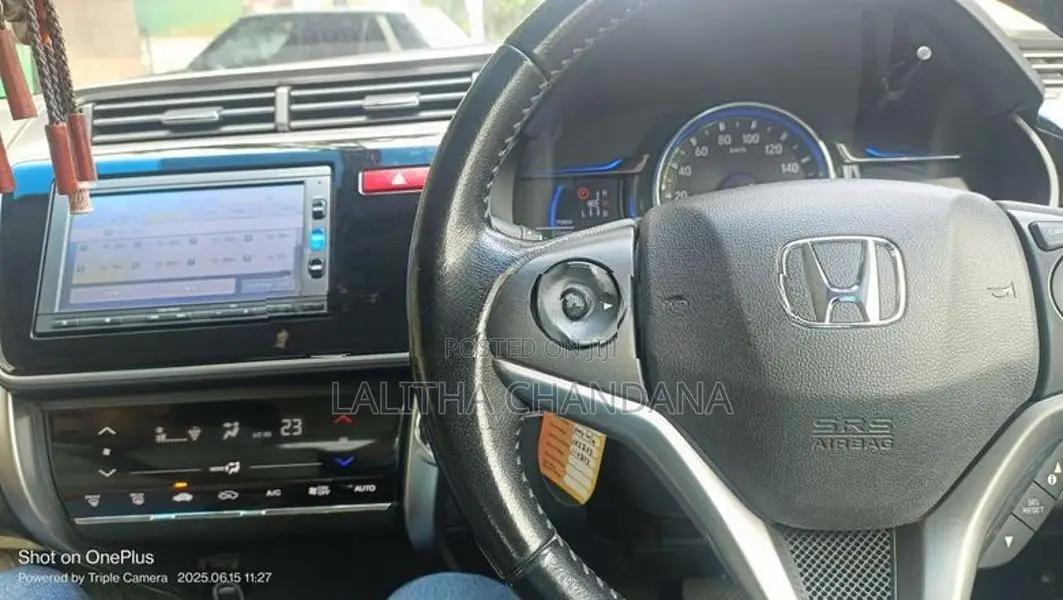 Honda Grace 2016