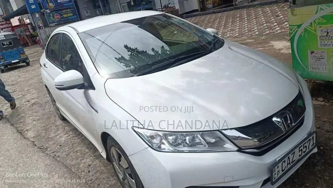Honda Grace 2016