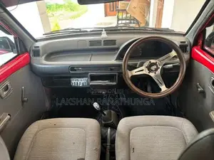 Daihatsu Mira 1990
