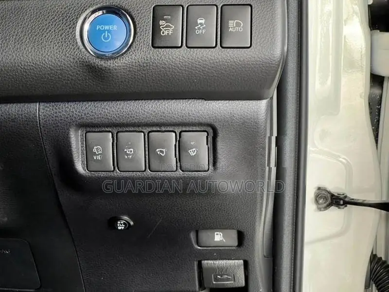 Toyota Harrier 2015