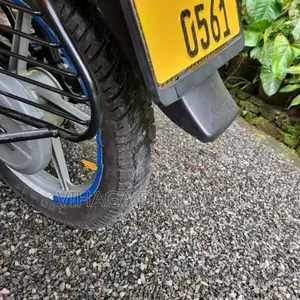 Bajaj CT100 2023