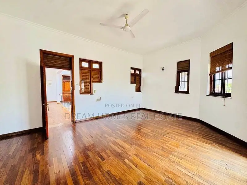 Elegant 4-Bedroom Luxury Home – Battaramulla