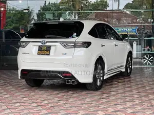 Toyota Harrier 2015
