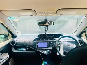 Toyota Aqua 2012