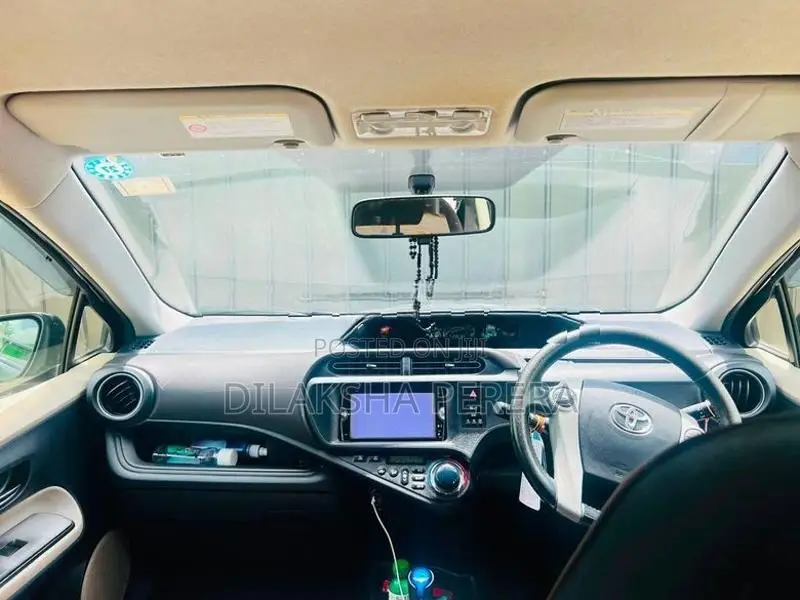 Toyota Aqua 2012