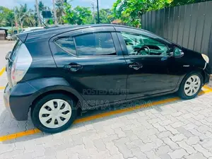 Toyota Aqua 2012