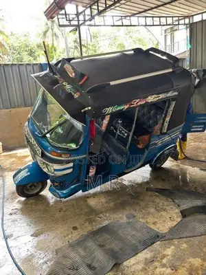Bajaj RE 2015