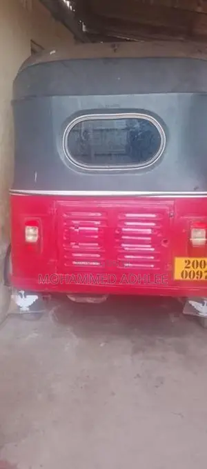 Bajaj RE 2000