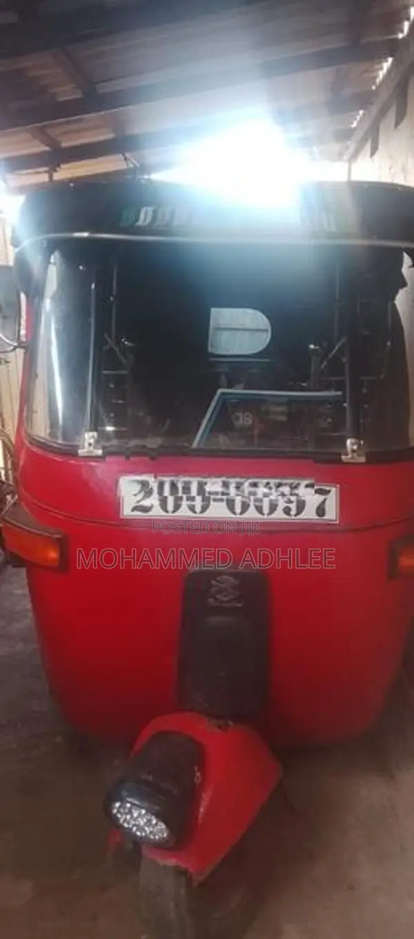 Bajaj RE 2000