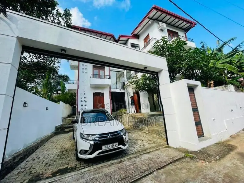 Well-Maintained Family House for Rent – Pannipitiya