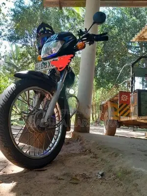 Bajaj CT100 2014
