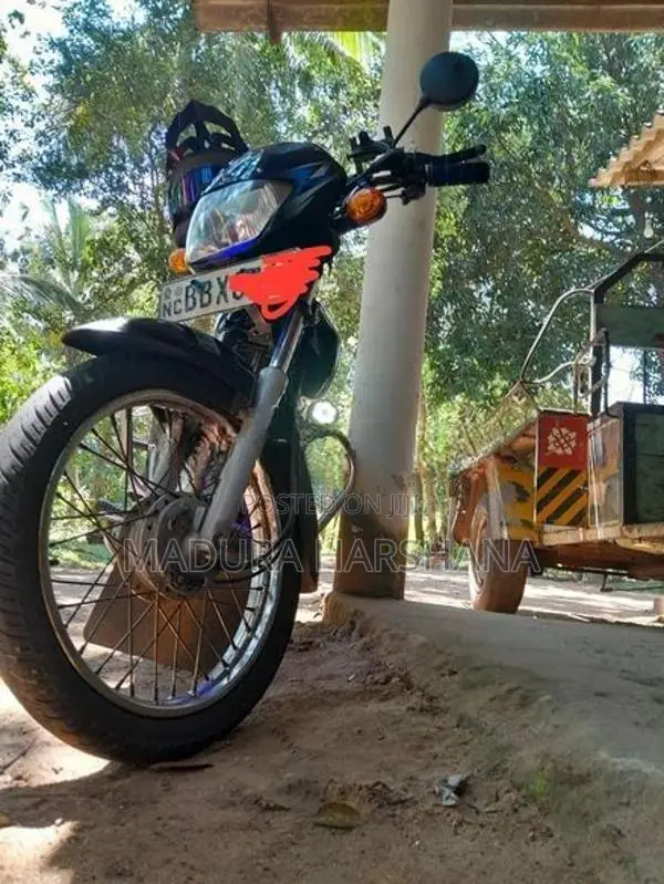 Bajaj CT100 2014