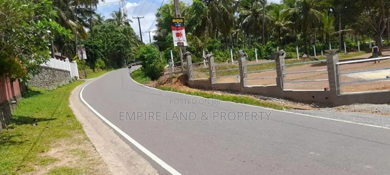 Land in Kandana
