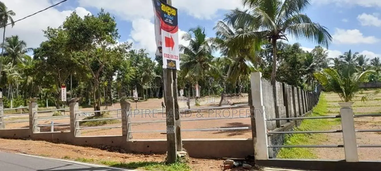Land for Sale in Kandana Facing to Ganemulla Bus Route
