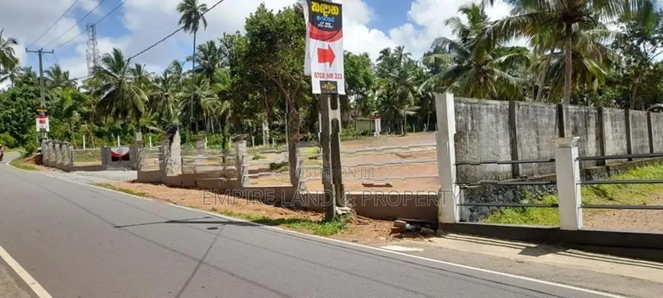 Land for Sale in Kandana Facing to Ganemulla Bus Route