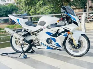 Honda CBR 250RR Gullarm 2008