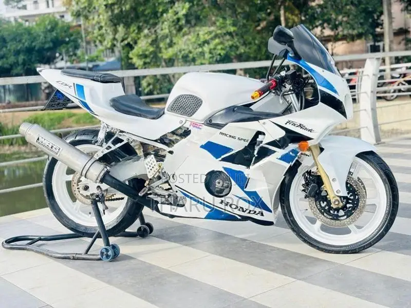 Honda CBR 250RR Gullarm 2008