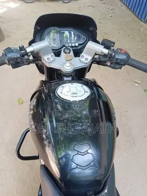 Bajaj Pulsar 180 2011