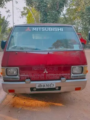 Mitsubishi L300 1986